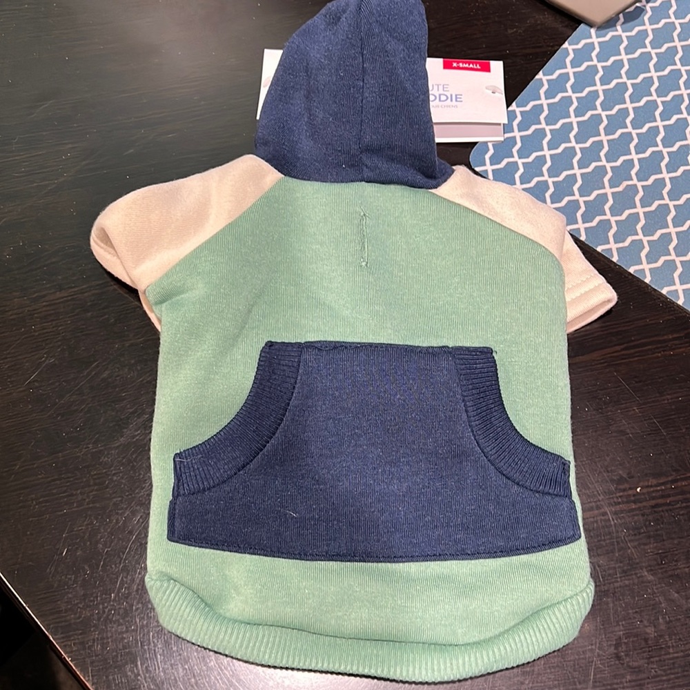 Dog hoodie with pocket
